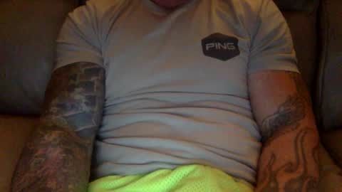 Snapshot of mjg175 chatting on December 27, 10:05 pm SexyRed online show from December 27, 10:05 pm