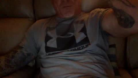 Snapshot of mjg175 chatting on January 18, 10:28 pm SexyRed online show from January 18, 10:28 pm
