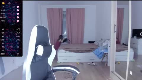 Snapshot of mmm_banana chatting on March 12, 4:46 pm Lili online show from March 12, 4:46 pm