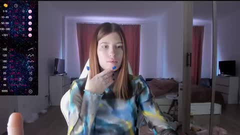 Snapshot of mmm_banana chatting on February 18, 7:43 am Lili online show from February 18, 7:43 am