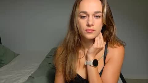 mmminnie online show from November 3, 5:47 pm