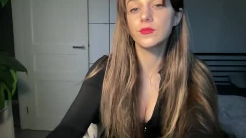 Snapshot of mmminnie chatting on March 12, 4:02 pm mmminnie online show from March 12, 4:02 pm