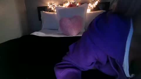 Angel online show from February 1, 10:34 am