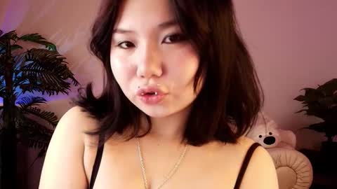 Snapshot of moana_light chatting on September 17, 2:15 am hey meet with me online show from September 17, 2:15 am