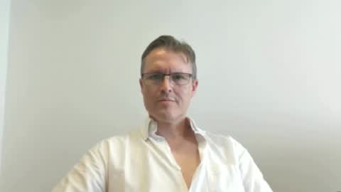 Snapshot of moe_001 chatting on December 12, 6:31 pm Moe online show from December 12, 6:31 pm