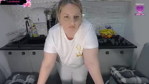 erika online show from December 22, 9:27 am