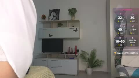 molliblum online show from September 11, 2:29 pm