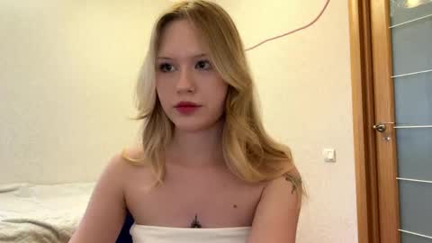 Lisa online show from May 5, 1:39 pm