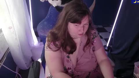 Snapshot of molly_moons chatting on October 1, 3:00 pm molly_moons online show from October 1, 3:00 pm