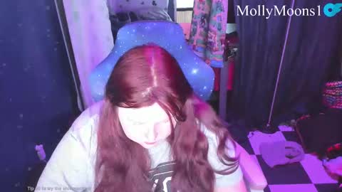 molly_moons online show from April 4, 10:39 pm