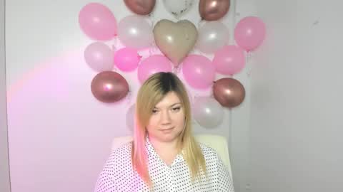 Molly online show from February 20, 5:30 pm