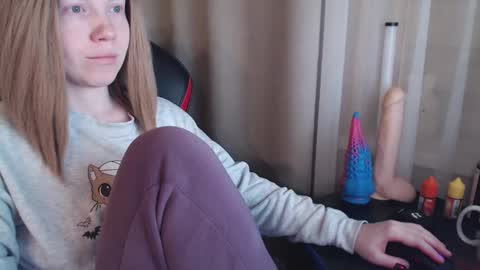 Snapshot of molly_royse chatting on February 18, 3:41 pm I have new photos come and see with love Molly online show from February 18, 3:41 pm