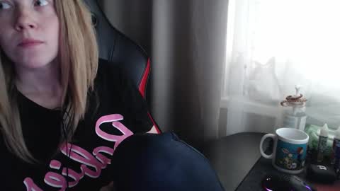 Snapshot of molly_royse chatting on September 14, 11:22 am I have new photos come and see with love Molly online show from September 14, 11:22 am