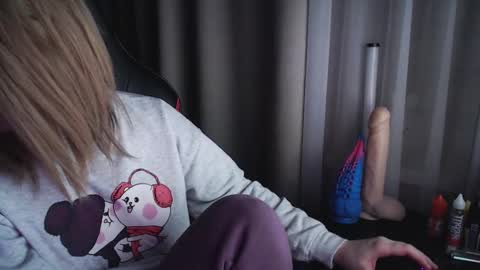 Snapshot of molly_royse chatting on February 24, 3:33 am I have new photos come and see with love Molly online show from February 24, 3:33 am