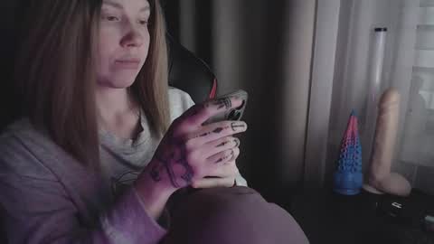 Snapshot of molly_royse chatting on February 27, 2:54 pm I have new photos come and see with love Molly online show from February 27, 2:54 pm
