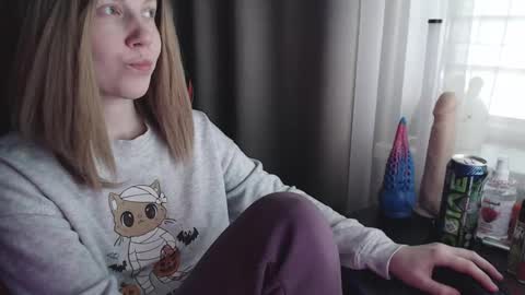 Snapshot of molly_royse chatting on March 9, 1:59 pm I have new photos come and see with love Molly online show from March 9, 1:59 pm