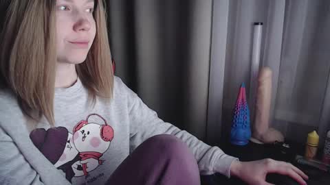 Snapshot of molly_royse chatting on March 1, 9:59 pm I have new photos come and see with love Molly online show from March 1, 9:59 pm