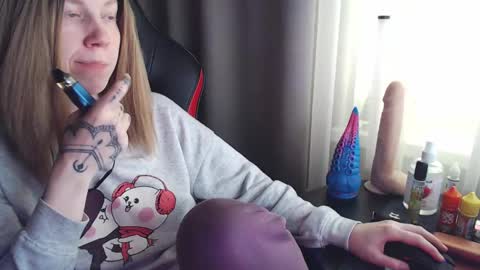 Snapshot of molly_royse chatting on March 7, 7:30 am I have new photos come and see with love Molly online show from March 7, 7:30 am
