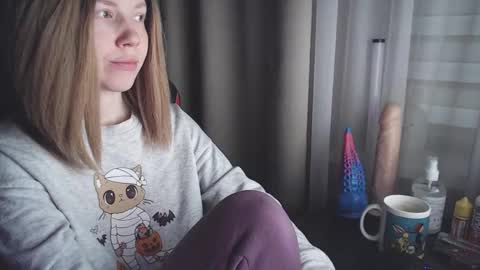 Snapshot of molly_royse chatting on March 5, 4:56 am I have new photos come and see with love Molly online show from March 5, 4:56 am