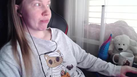 I have new photos come and see with love Molly online show from February 8, 8:40 am