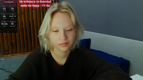 Snapshot of molly_smolly_ chatting on December 6, 3:28 pm lo online show from December 6, 3:28 pm