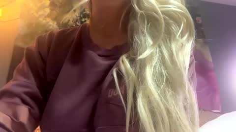 molly_theslut online show from September 25, 12:23 pm