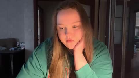 Alice online show from April 23, 3:02 pm