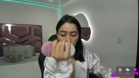 Molly  online show from March 1, 11:39 am