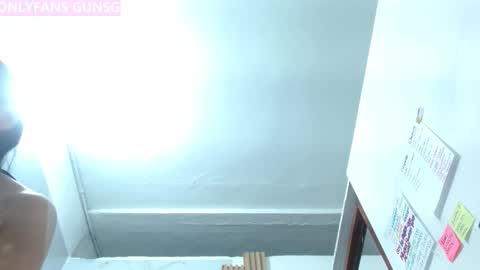  MOLLY  GUNSG online show from October 15, 8:31 pm