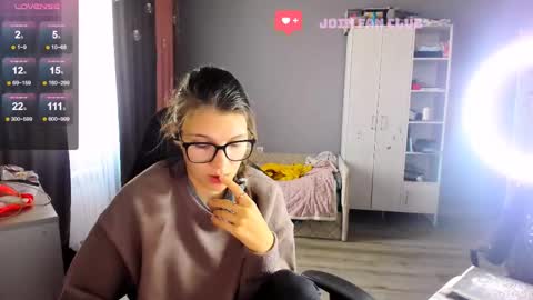 Snapshot of mollylollipop20 chatting on September 15, 3:08 am KIRA online show from September 15, 3:08 am