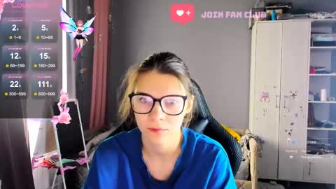 Snapshot of mollylollipop20 chatting on October 7, 6:53 am KIRA online show from October 7, 6:53 am