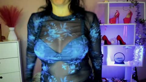 Molly online show from April 16, 6:35 am