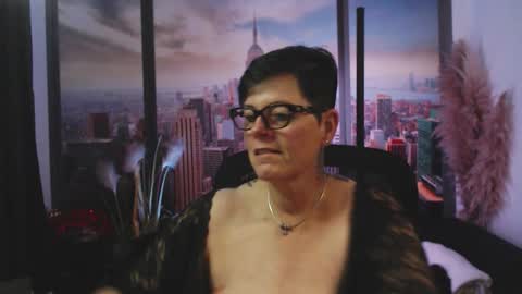 Snapshot of mollysun chatting on October 9, 6:46 pm MollySun Nina Randmann online show from October 9, 6:46 pm