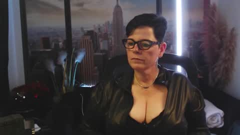 Snapshot of mollysun chatting on October 2, 5:23 pm MollySun Nina Randmann online show from October 2, 5:23 pm