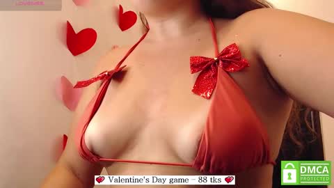 Snapshot of mollywayne chatting on February 13, 9:50 pm Molly Join my social networks online show from February 13, 9:50 pm