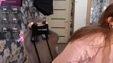 Leah online show from February 4, 11:36 am