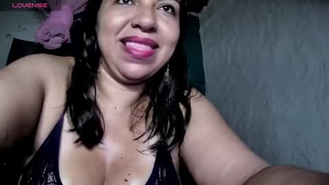 Snapshot of mommy_milk1 chatting on October 7, 5:36 am mommy_milk1 online show from October 7, 5:36 am