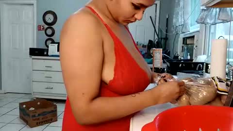 Mommy bubbles online show from January 16, 8:25 pm