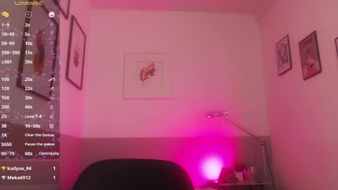 Daphne  online show from February 13, 11:15 pm