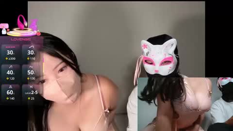 momo___0717 online show from September 22, 1:15 pm