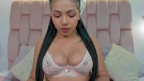 Momo  online show from November 3, 2:34 am