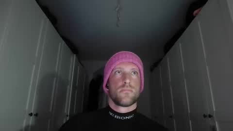 moms_little_monster online show from December 5, 8:50 pm