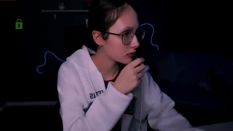 Mona  online show from March 7, 3:39 pm