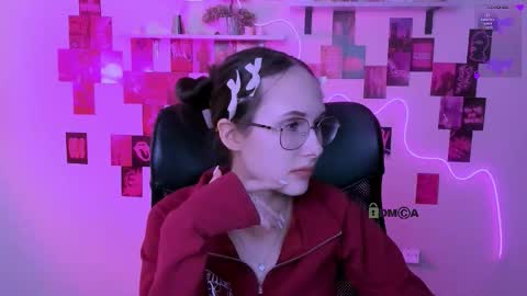 Mona  online show from March 13, 9:40 pm