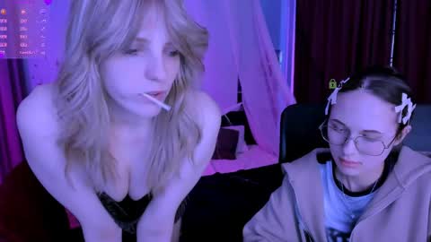 Mona  online show from April 15, 7:58 pm