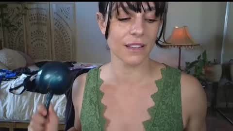 Mona online show from March 25, 2:35 pm