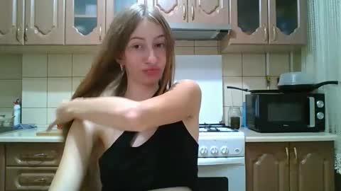 Snapshot of monica_tamayo chatting on October 17, 9:30 pm Monica online show from October 17, 9:30 pm