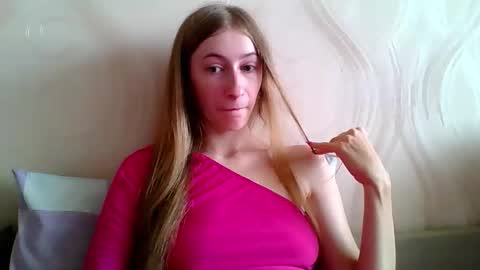 Snapshot of monica_tamayo chatting on September 14, 10:17 am Monica online show from September 14, 10:17 am