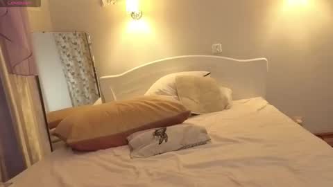 monicaluxxx online show from February 3, 4:00 pm