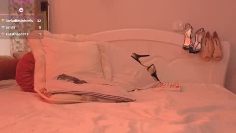 monicaluxxx online show from March 12, 6:50 am